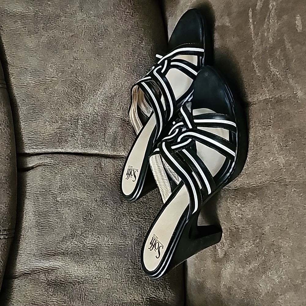 Sofft designer sandals size 11